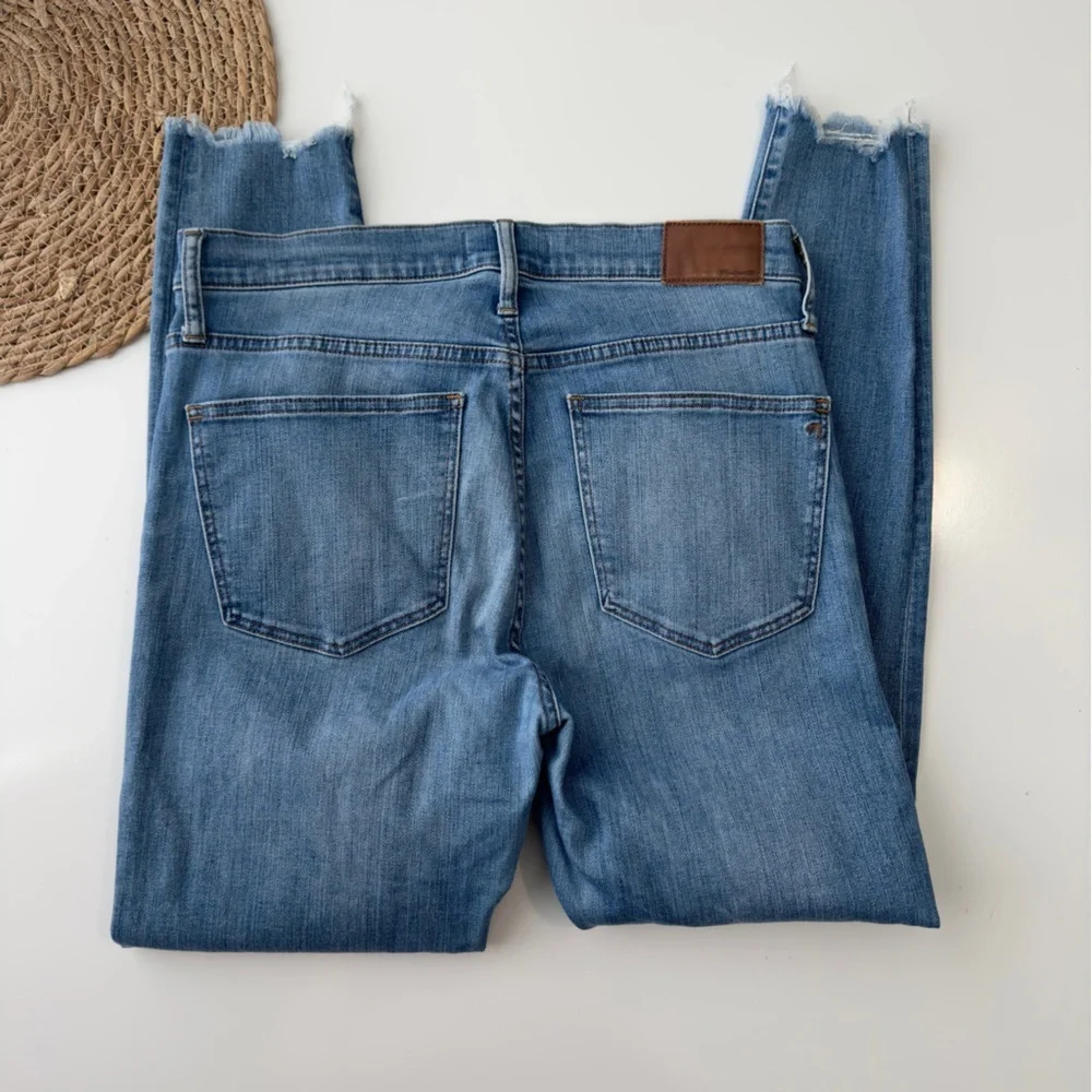 Madewell 9" High-Rise Skinny Jeans in Frankie Wash‎ Torn-Knee Edition Size 30 - Picture 9 of 10
